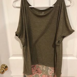 New York & Co cold shoulder top size xl